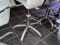 Kapsalon - 4 verstelbare stoelen - afbeelding 8 van  10