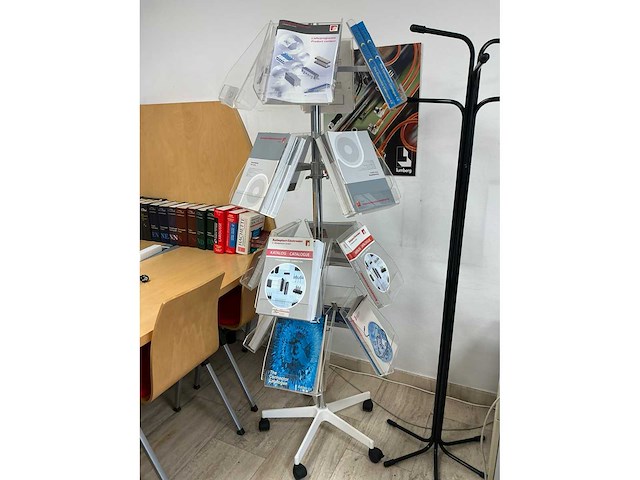 Kapstok en folderhouder - afbeelding 2 van  5