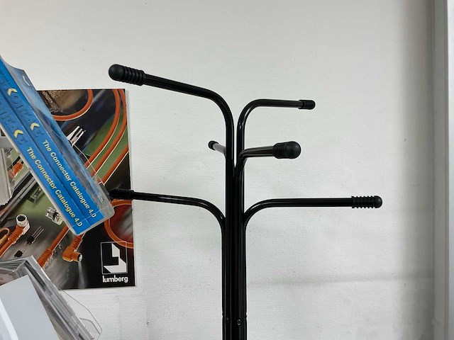 Kapstok en folderhouder - afbeelding 3 van  5