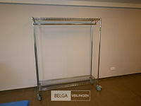 Kapstok op wielen