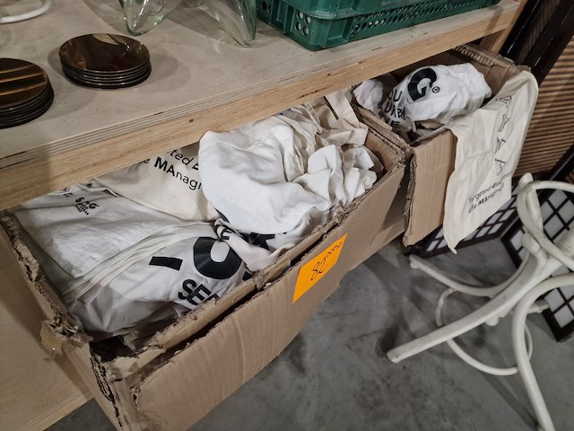 Kapstok, schermen, decoratie allerhande - afbeelding 8 van  8