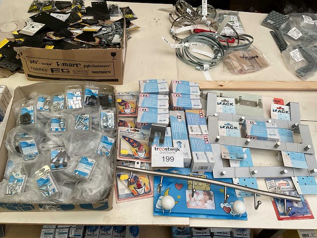 Kapstokken en bevestigingsmaterialen - afbeelding 1 van  13