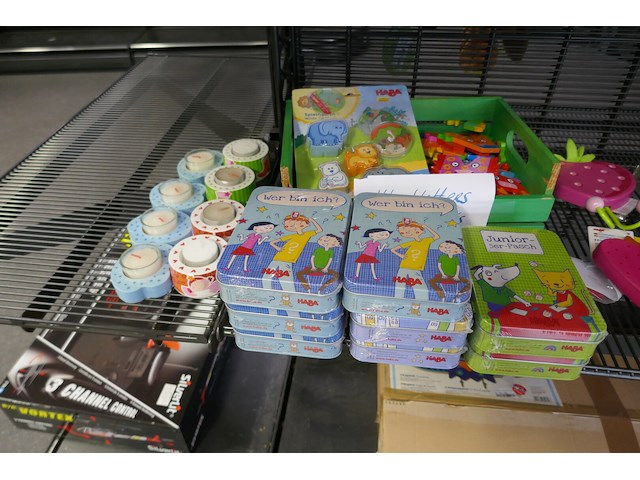 Kapstokken en gezelschapspelen - afbeelding 2 van  6