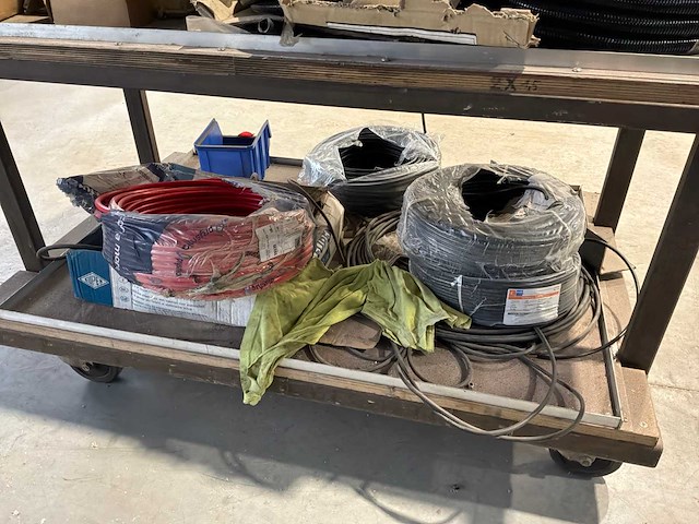 Kar 2 niveaus met inhoud - afbeelding 6 van  6