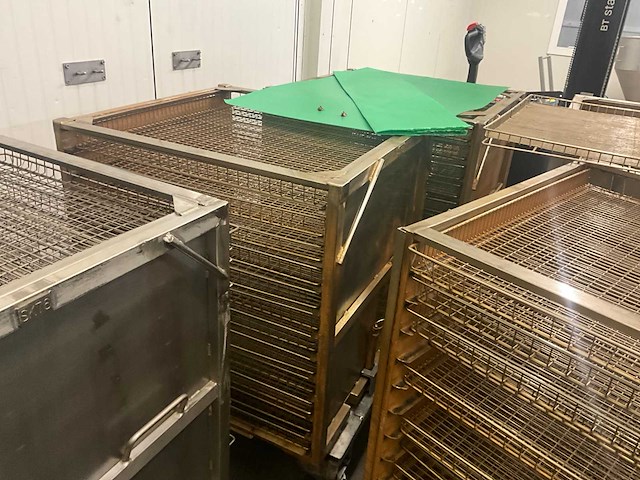 Kar met 10 diverse leggers (5x) voor barriquand autoclaven - afbeelding 2 van  12