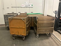 Kar met 10 diverse leggers (5x) voor barriquand autoclaven - afbeelding 1 van  12