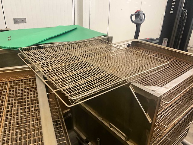 Kar met 10 diverse leggers (5x) voor barriquand autoclaven - afbeelding 5 van  12