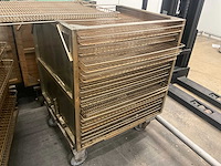 Kar met 10 diverse leggers (5x) voor barriquand autoclaven - afbeelding 6 van  12