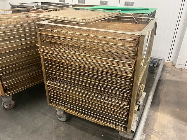 Kar met 10 diverse leggers (5x) voor barriquand autoclaven - afbeelding 8 van  12