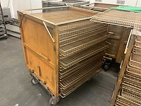 Kar met 10 diverse leggers (5x) voor barriquand autoclaven - afbeelding 9 van  12