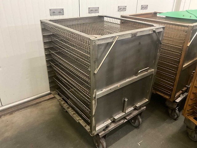 Kar met 10 diverse leggers (5x) voor barriquand autoclaven - afbeelding 10 van  12