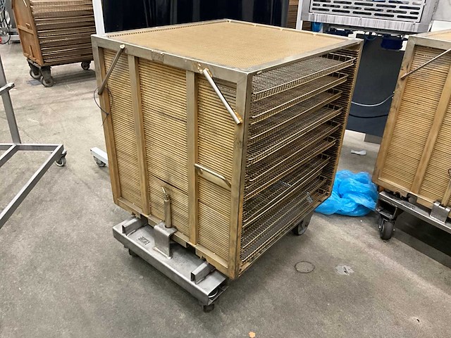 Kar met 10 leggers (5x) voor barriquand autoclaven - afbeelding 1 van  15