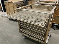 Kar met 10 leggers (5x) voor barriquand autoclaven - afbeelding 17 van  18