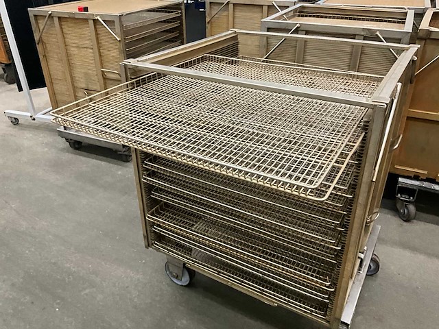 Kar met 10 leggers (5x) voor barriquand autoclaven - afbeelding 15 van  15