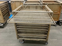 Kar met 10 leggers (5x) voor barriquand autoclaven - afbeelding 19 van  21