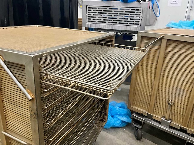 Kar met 10 leggers (5x) voor barriquand pasteurisatietanks - afbeelding 10 van  12