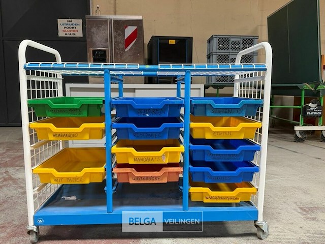 Kar met bakjes - afbeelding 1 van  1