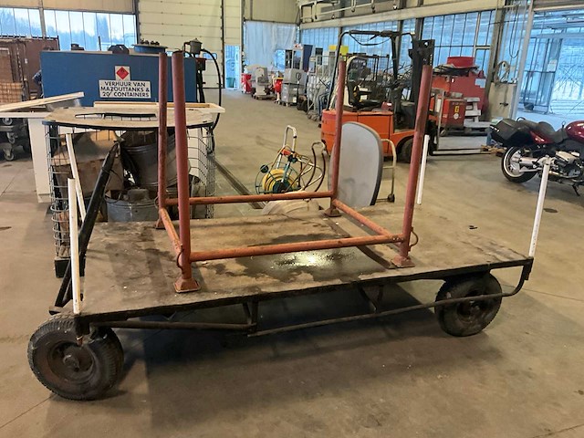 Kar met stapelbok - afbeelding 2 van  9