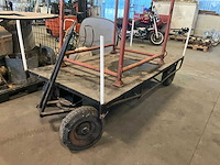 Kar met stapelbok - afbeelding 4 van  9