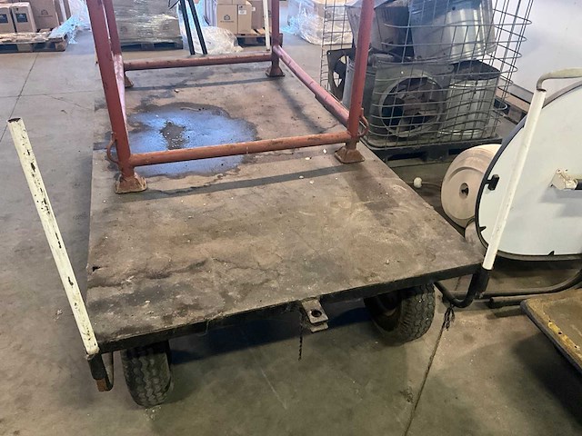 Kar met stapelbok - afbeelding 9 van  9