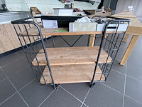 Kar met wielen - presentatiekar