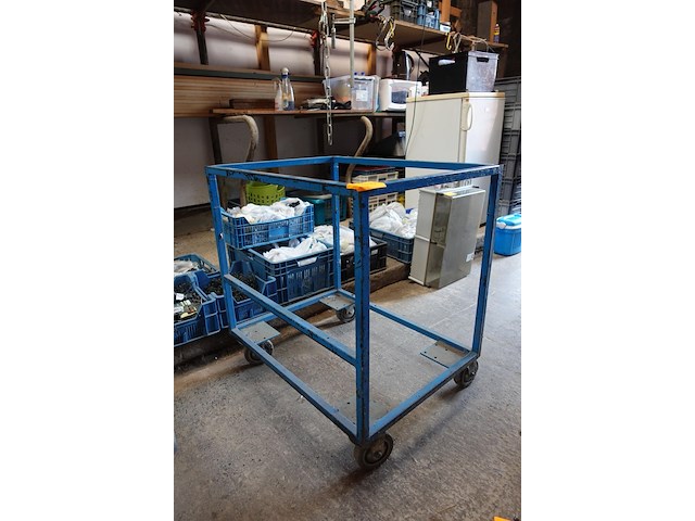 Kar op wielen l. 80 b.60 h83 cm - afbeelding 1 van  2