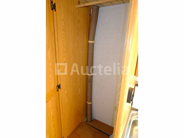 Karavaan en inhoud (in beslag genomen onderweg) burstner city (vin: wbu4305tsn2133920) - afbeelding 17 van  26
