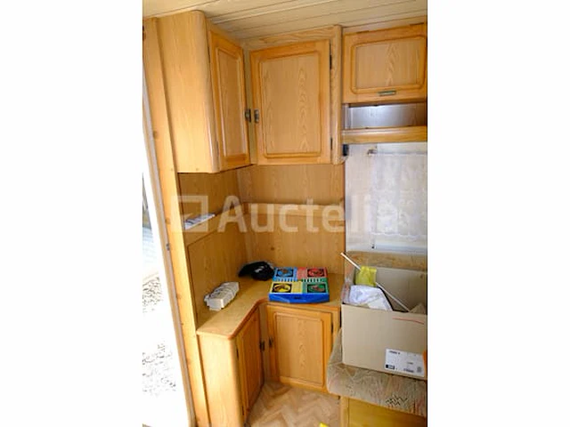 Karavaan en inhoud (in beslag genomen onderweg) burstner city (vin: wbu4305tsn2133920) - afbeelding 23 van  26