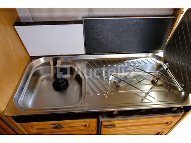 Karavaan en inhoud (in beslag genomen onderweg) burstner city (vin: wbu4305tsn2133920) - afbeelding 24 van  26