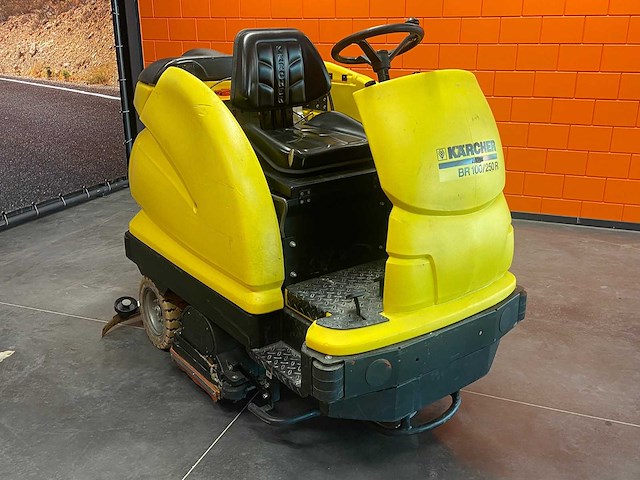 Karcher - br100/250r - zelfrijdende kuismachine - afbeelding 9 van  11