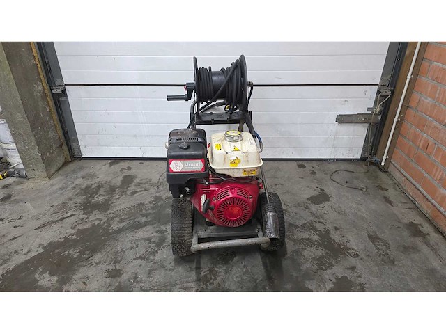 Karcher - hd1050b - hogedrukreiniger - afbeelding 4 van  4