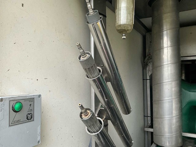 Karcher 2022 hapert aanhangwagen met 2 kärcher proffesionele reinigingsinstallatie - afbeelding 16 van  28