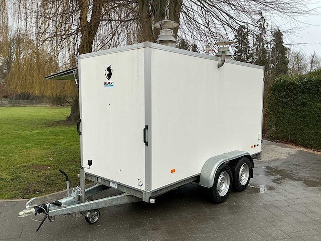 Karcher 2022 hapert aanhangwagen met 2 kärcher proffesionele reinigingsinstallatie - afbeelding 12 van  28