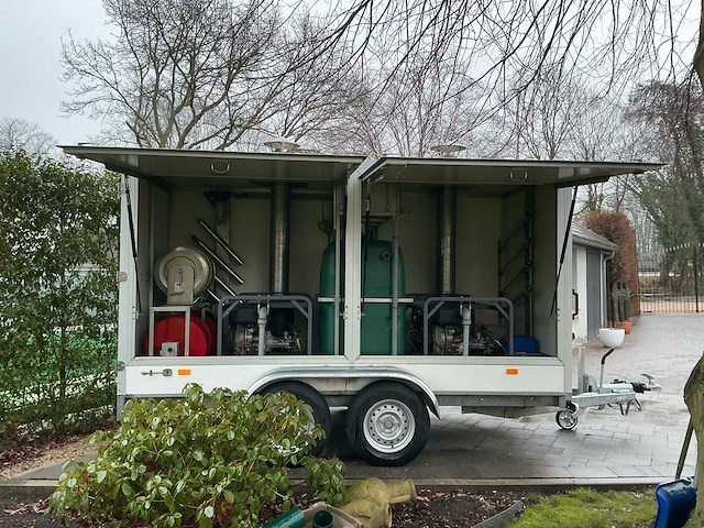 Karcher 2022 hapert aanhangwagen met 2 kärcher proffesionele reinigingsinstallatie - afbeelding 27 van  28