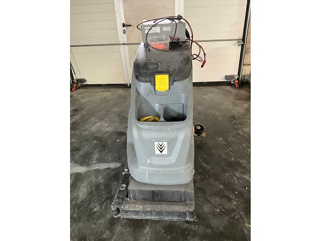 Kärcher b40 industriële reiniger + stomer kärcher hds 790 cs - afbeelding 12 van  14