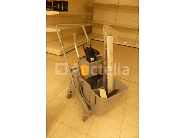 Karcher bd 38/12 c vloerwasmachine + accessoires - afbeelding 9 van  9