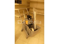 Karcher bd 38/12 c vloerwasmachine + accessoires - afbeelding 9 van  9