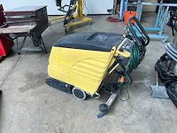 Kärcher br530 bp zelfrijdende schrobmachine - kuismachine - afbeelding 1 van  8