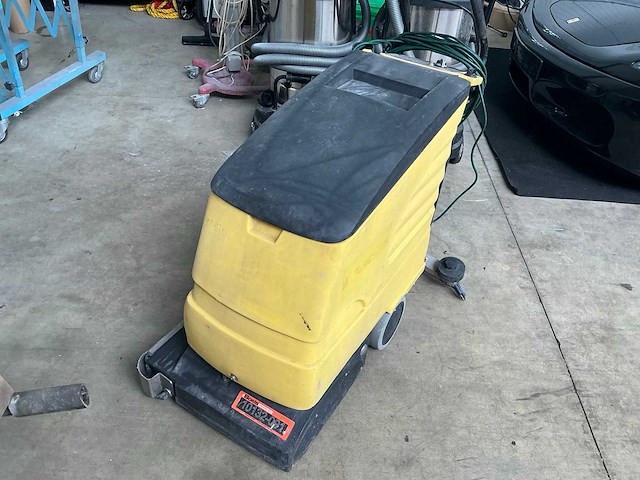 Kärcher br530 bp zelfrijdende schrobmachine - kuismachine - afbeelding 3 van  8