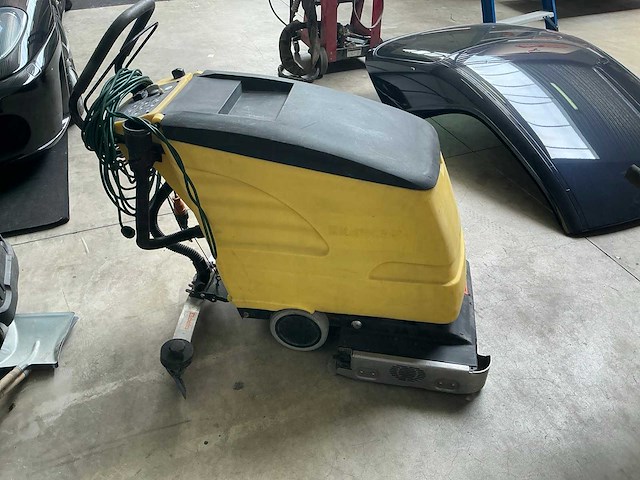 Kärcher br530 bp zelfrijdende schrobmachine - kuismachine - afbeelding 4 van  8