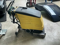Kärcher br530 bp zelfrijdende schrobmachine - kuismachine - afbeelding 4 van  8