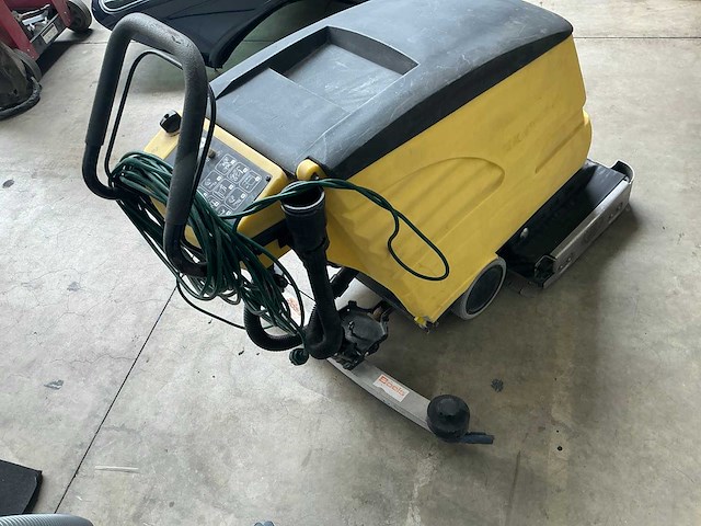 Kärcher br530 bp zelfrijdende schrobmachine - kuismachine - afbeelding 5 van  8