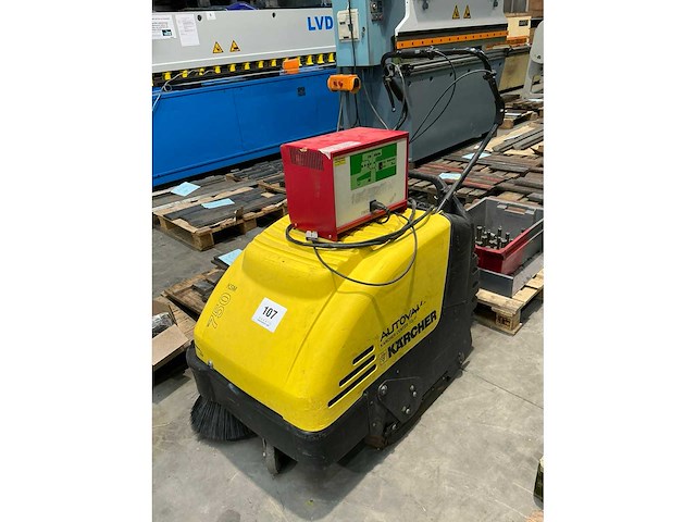 Kärcher ksm750 zelfrijdende veegmachine - afbeelding 2 van  3