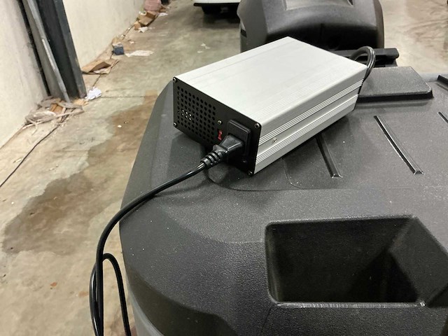 Karcher professional d75 schoonmaakwagen - afbeelding 5 van  15