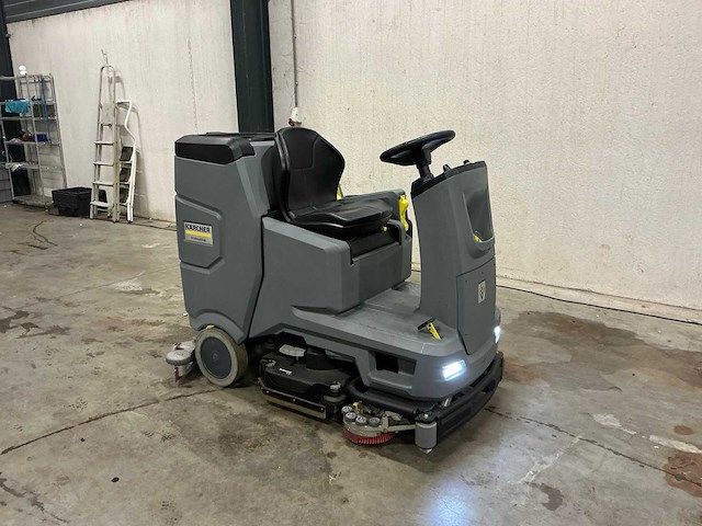 Karcher professional d75 schoonmaakwagen - afbeelding 11 van  15