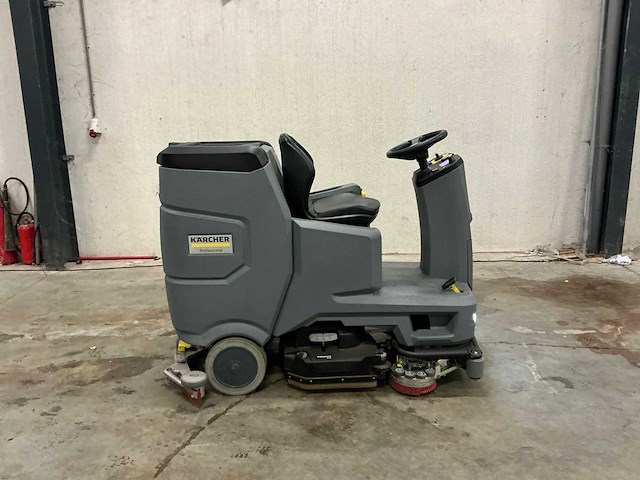 Karcher professional d75 schoonmaakwagen - afbeelding 6 van  15