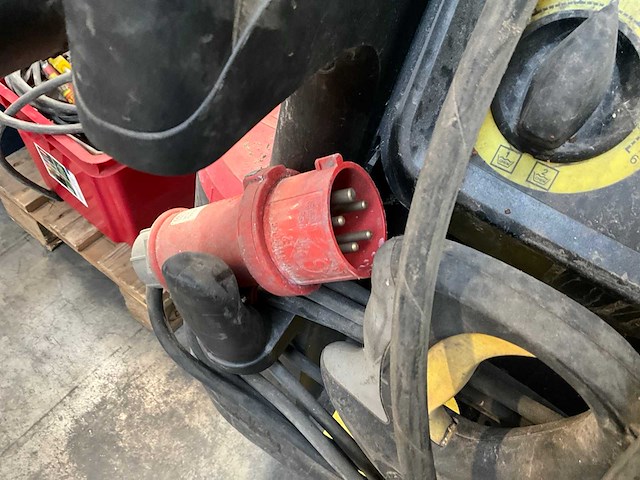 Kärcher professional hds 8/18-4m hogedrukreiniger - afbeelding 4 van  13