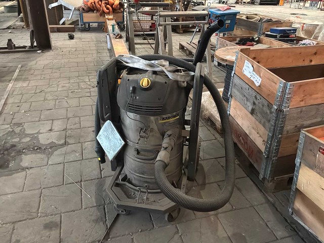 Karcher professional ivc 60/24-2 tact 2 industriële stofzuiger - afbeelding 1 van  3