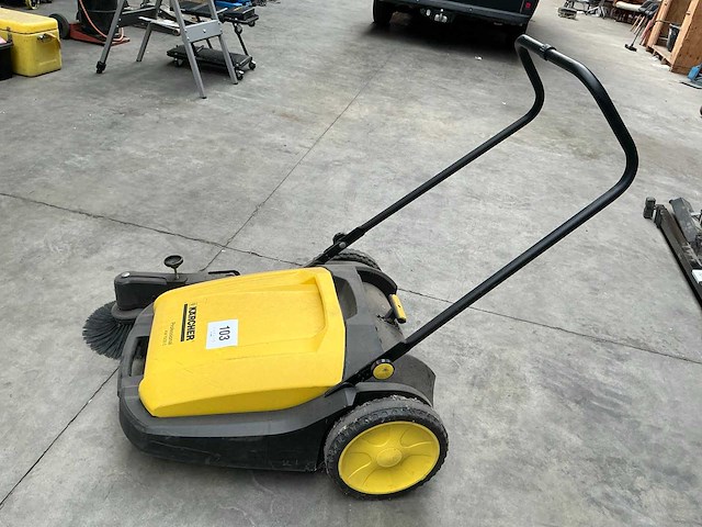 Kärcher professional km 70/20c vloerveger - afbeelding 1 van  4