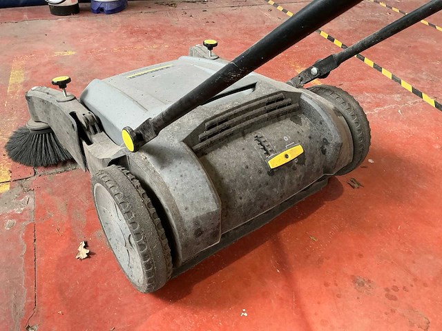 Kärcher professional km70/20c borstelmachine - afbeelding 3 van  4